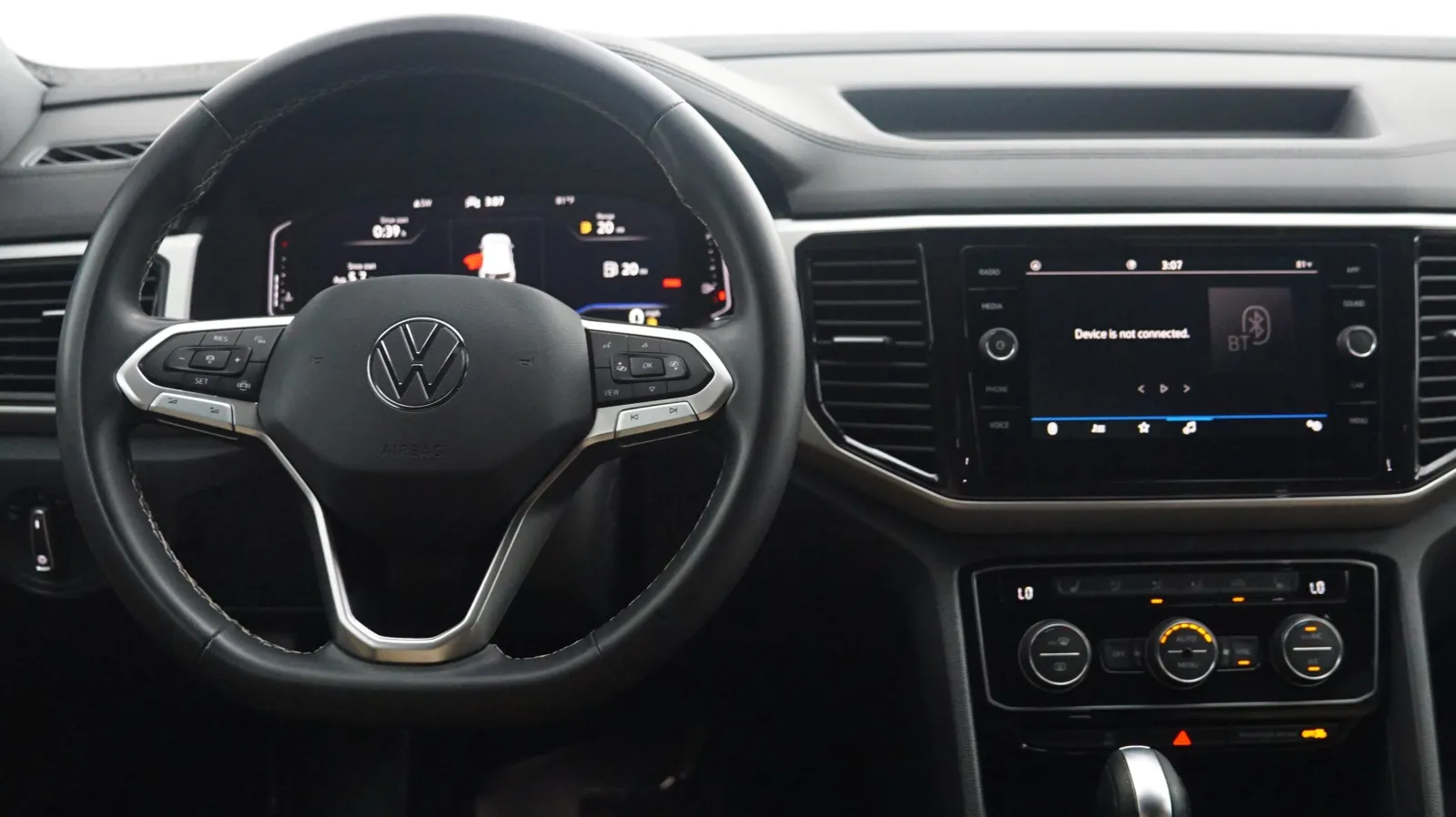 More photos of 2022 Volkswagen Atlas Cross Sport 3.6L V6 SE w/Technology at Auto City, CA