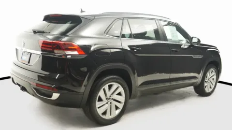 More photos of 2022 Volkswagen Atlas Cross Sport 3.6L V6 SE w/Technology at Auto City, CA