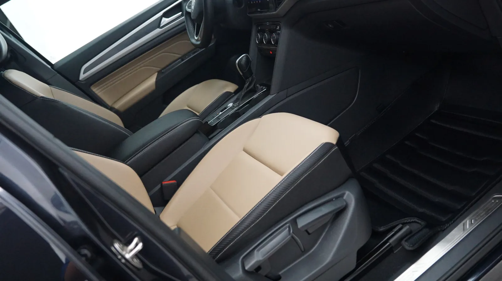 Volkswagen Atlas Cross Sport photo 6