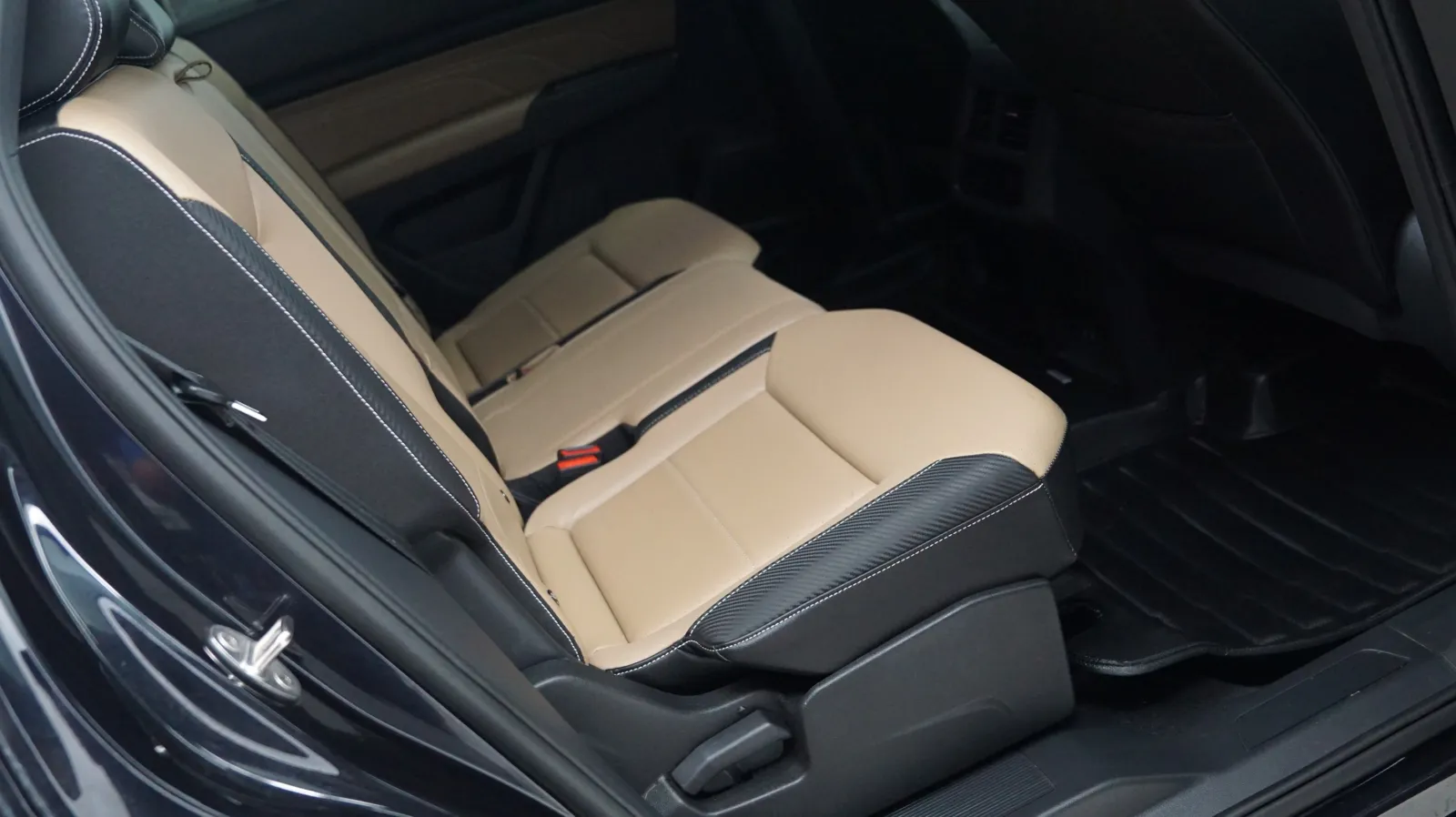 Volkswagen Atlas Cross Sport photo 11