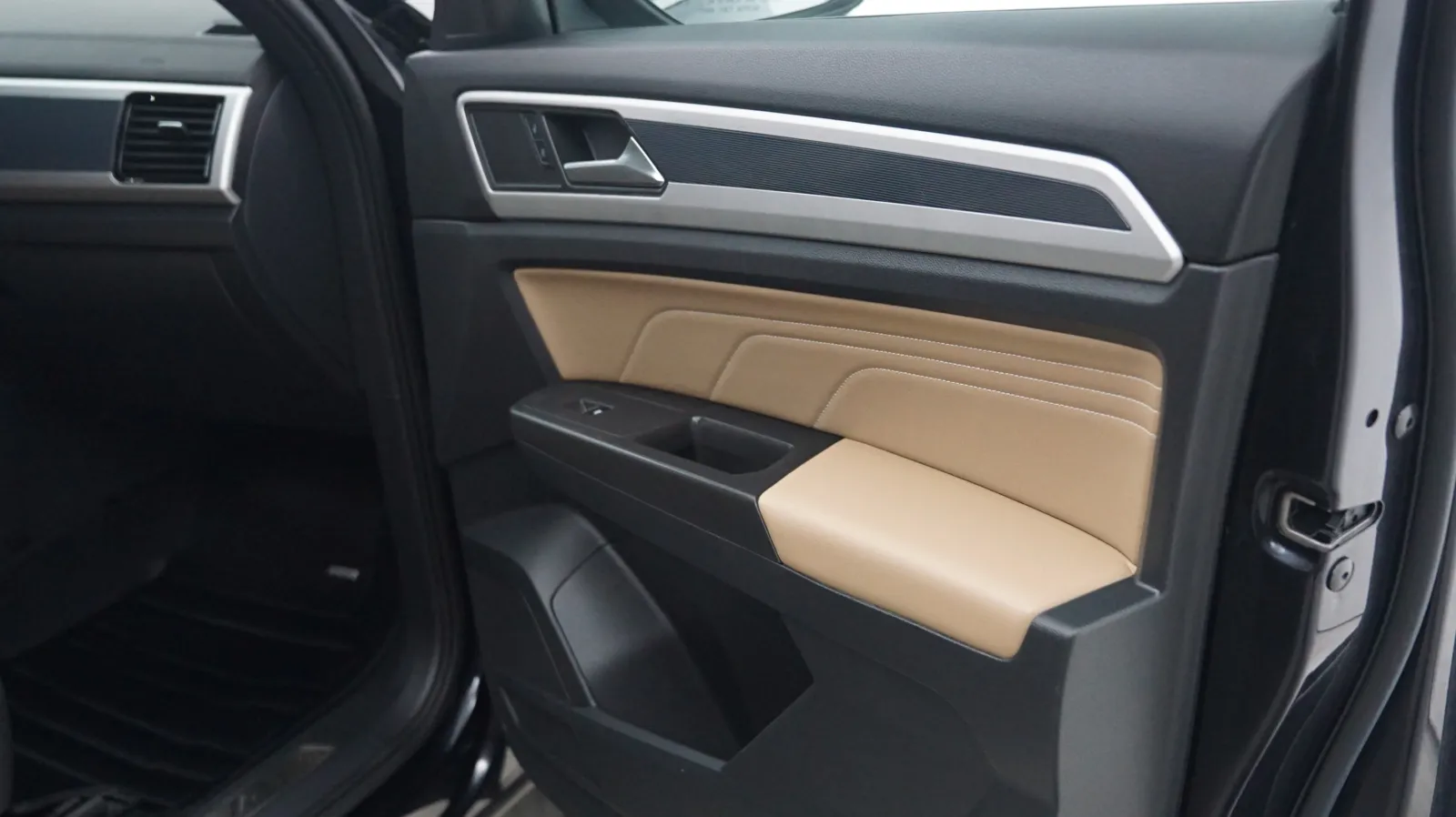 Volkswagen Atlas Cross Sport photo 14