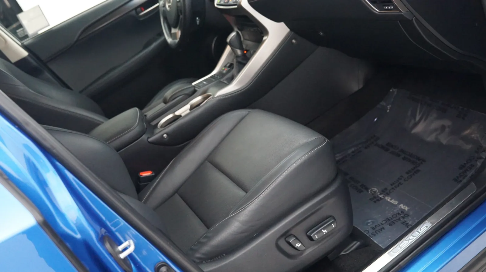 Lexus NX photo 6