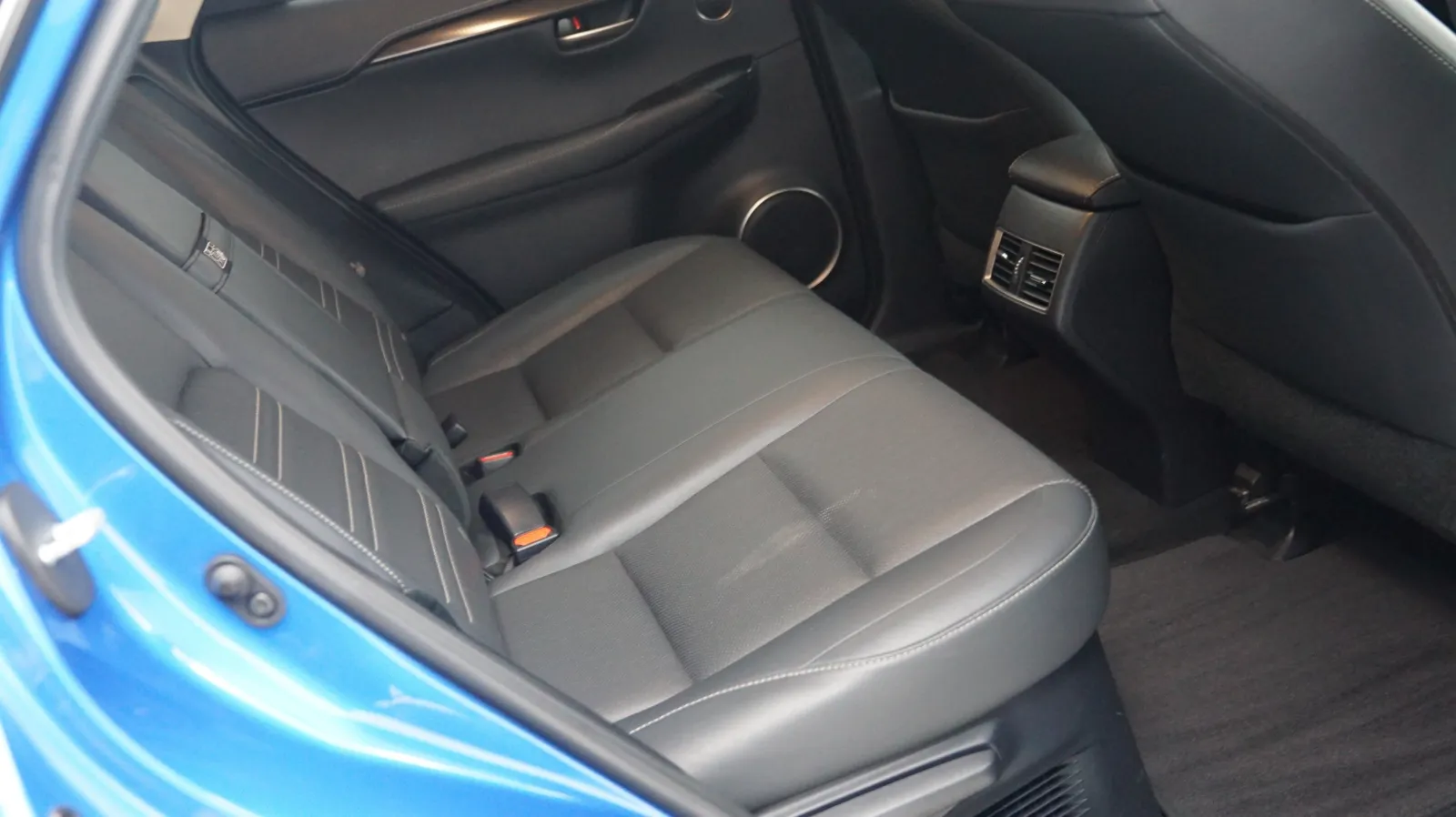 Lexus NX photo 11