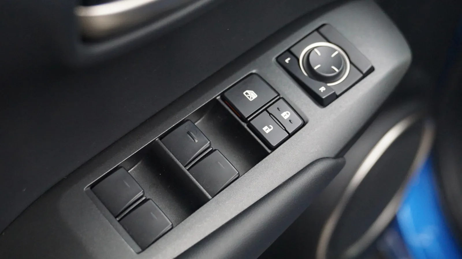 Lexus NX photo 17