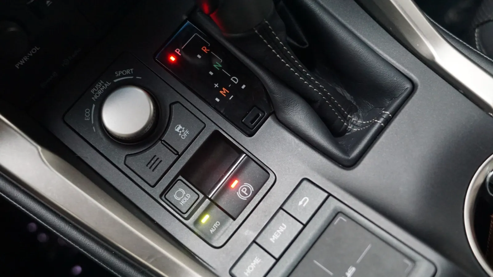 Lexus NX photo 25