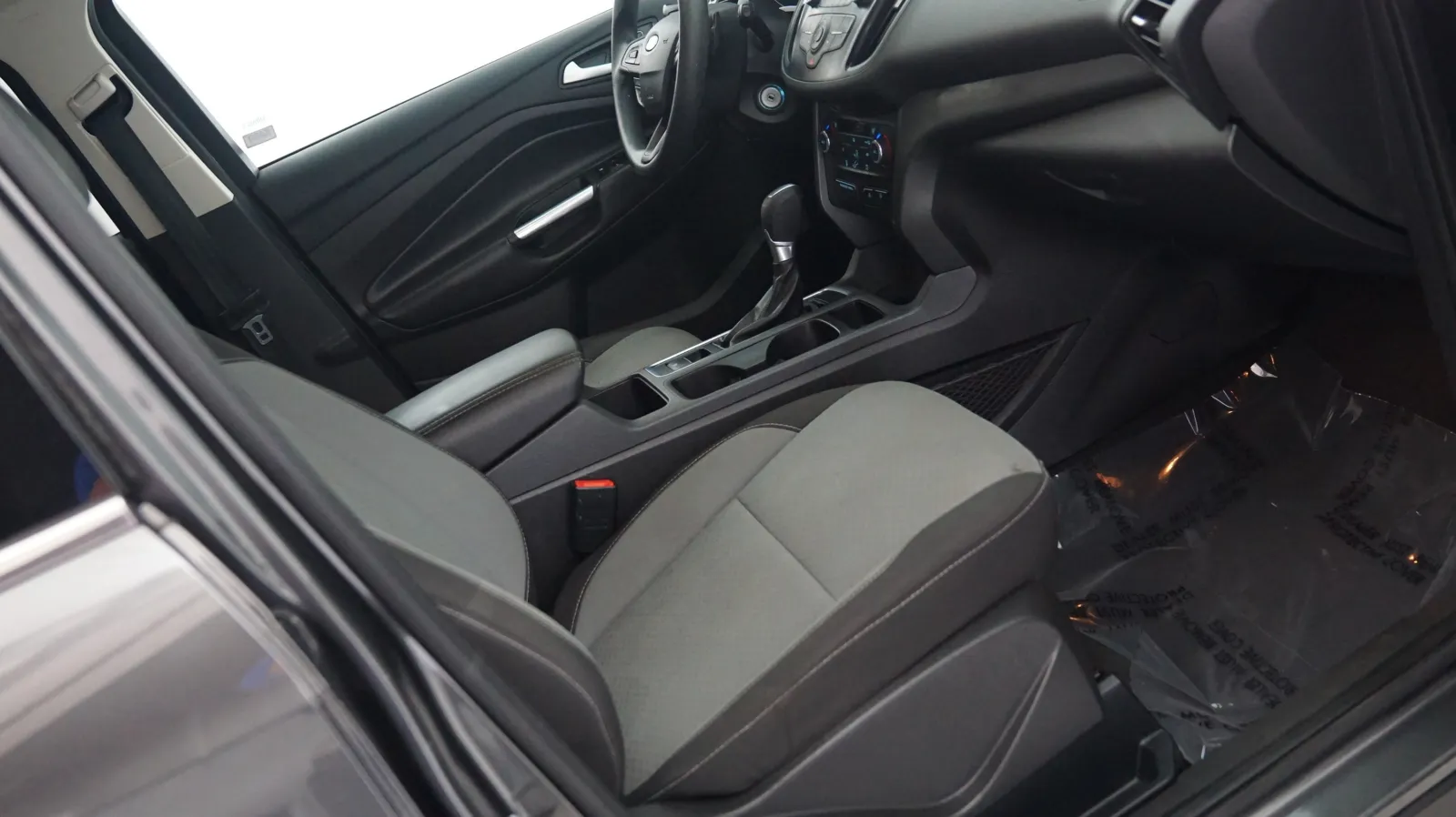 Ford Escape photo 6