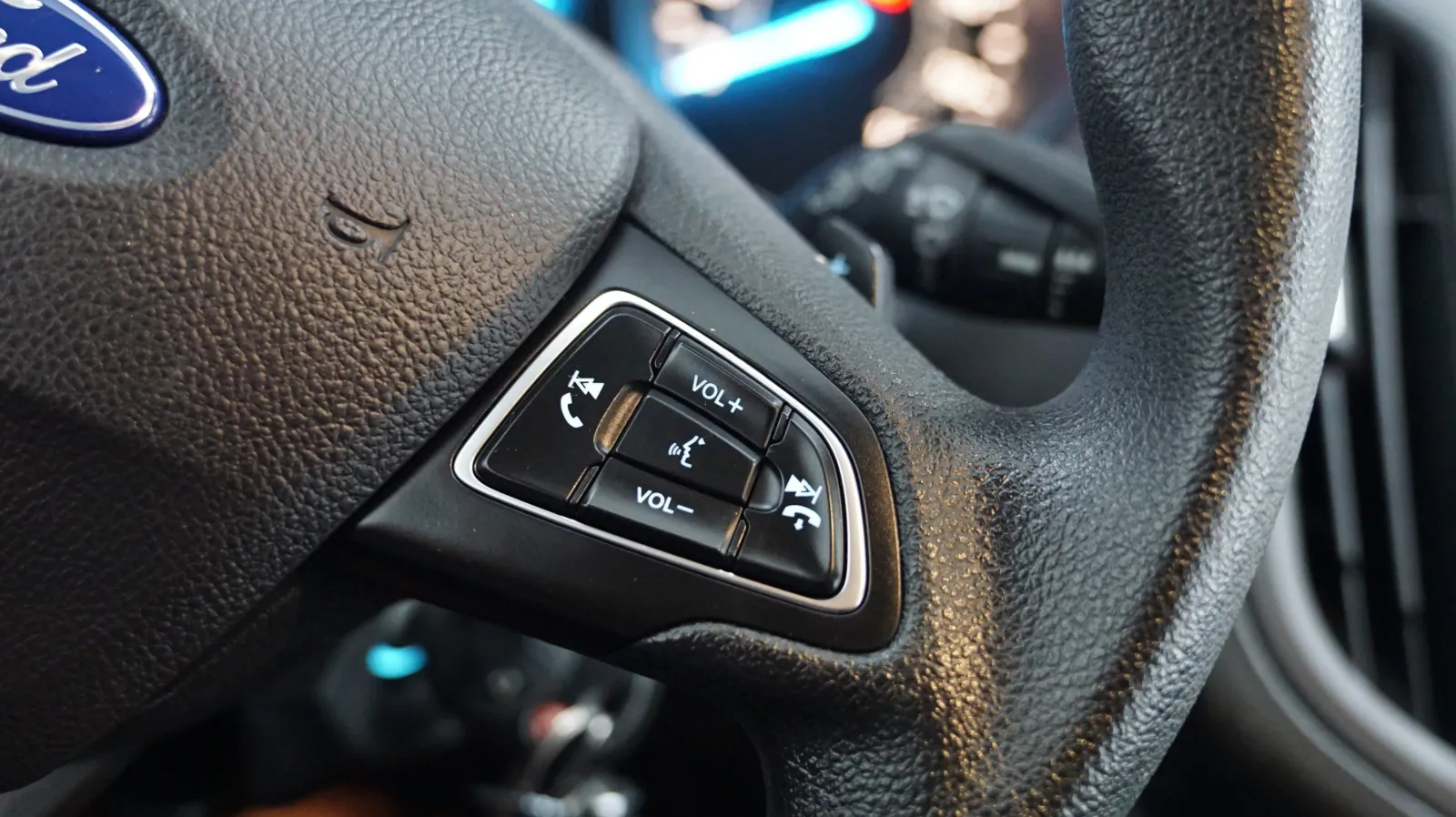 Ford Escape photo 18