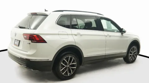 More photos of 2020 Volkswagen Tiguan SE at Auto City, CA