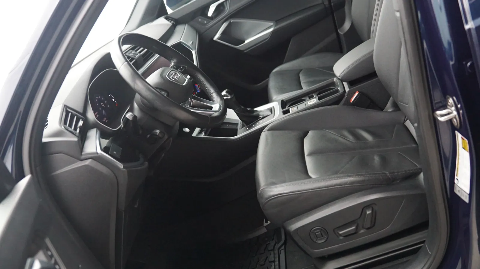 Audi Q3 photo 7