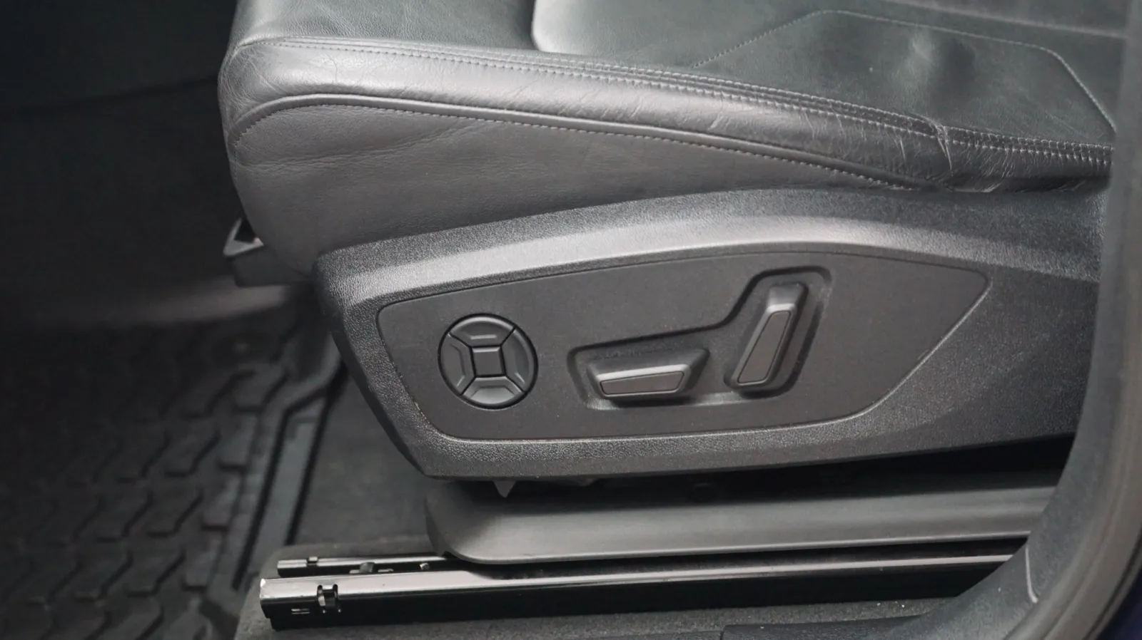 Audi Q3 photo 15