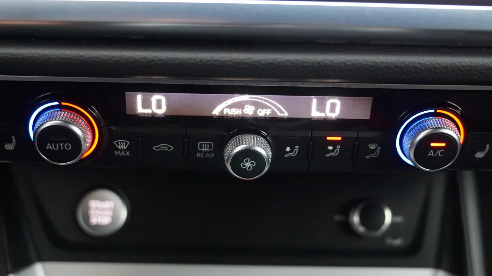 Audi Q3 photo 22