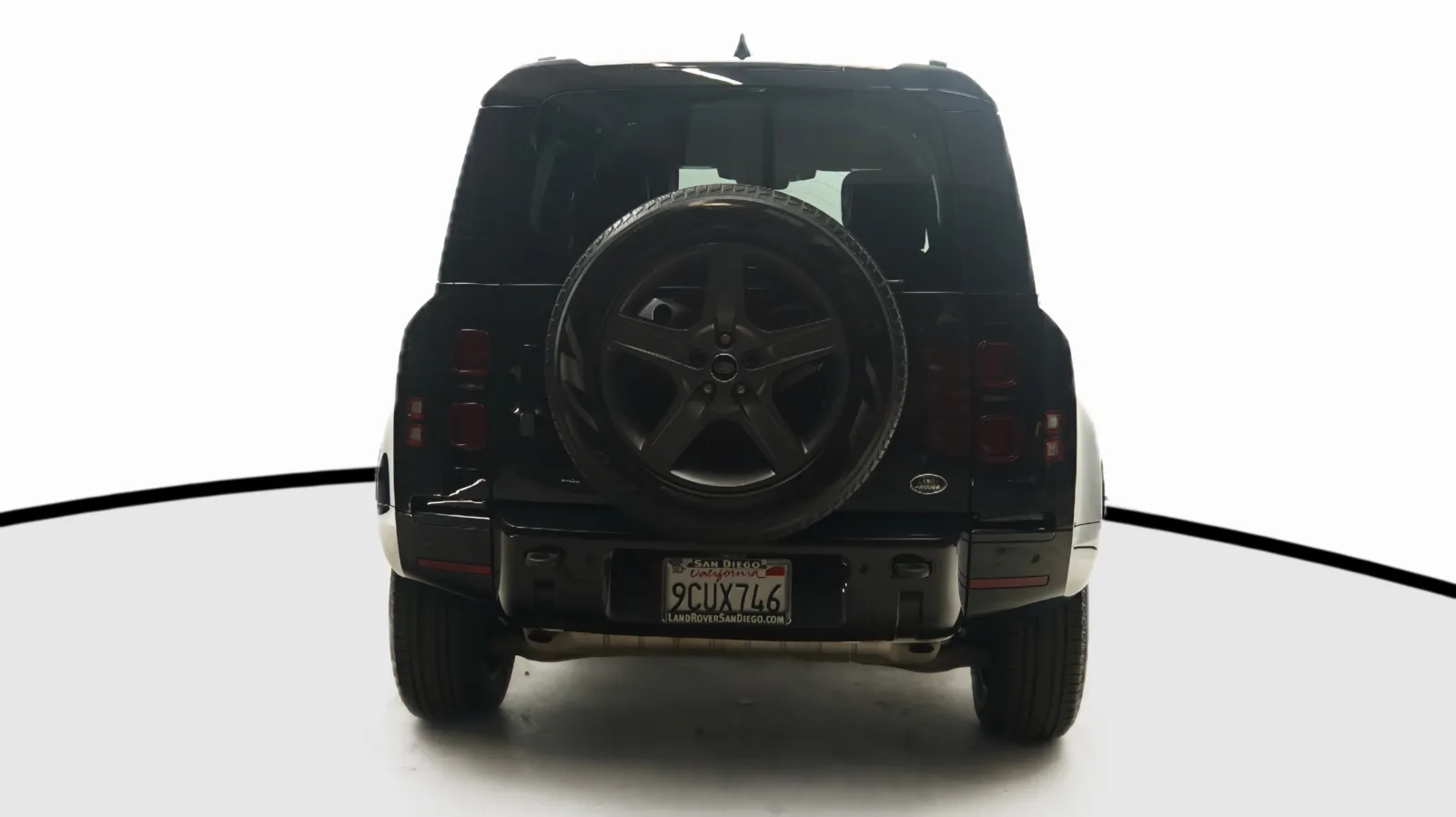 Land Rover Defender photo 10