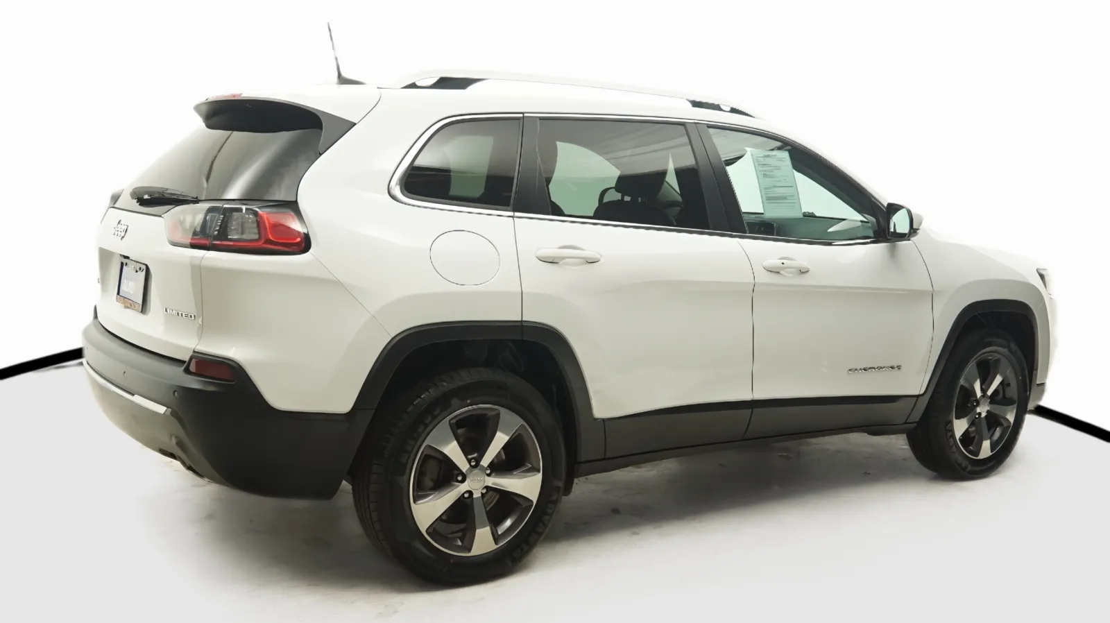 More photos of 2019 Jeep Cherokee Limited at Auto City, CA