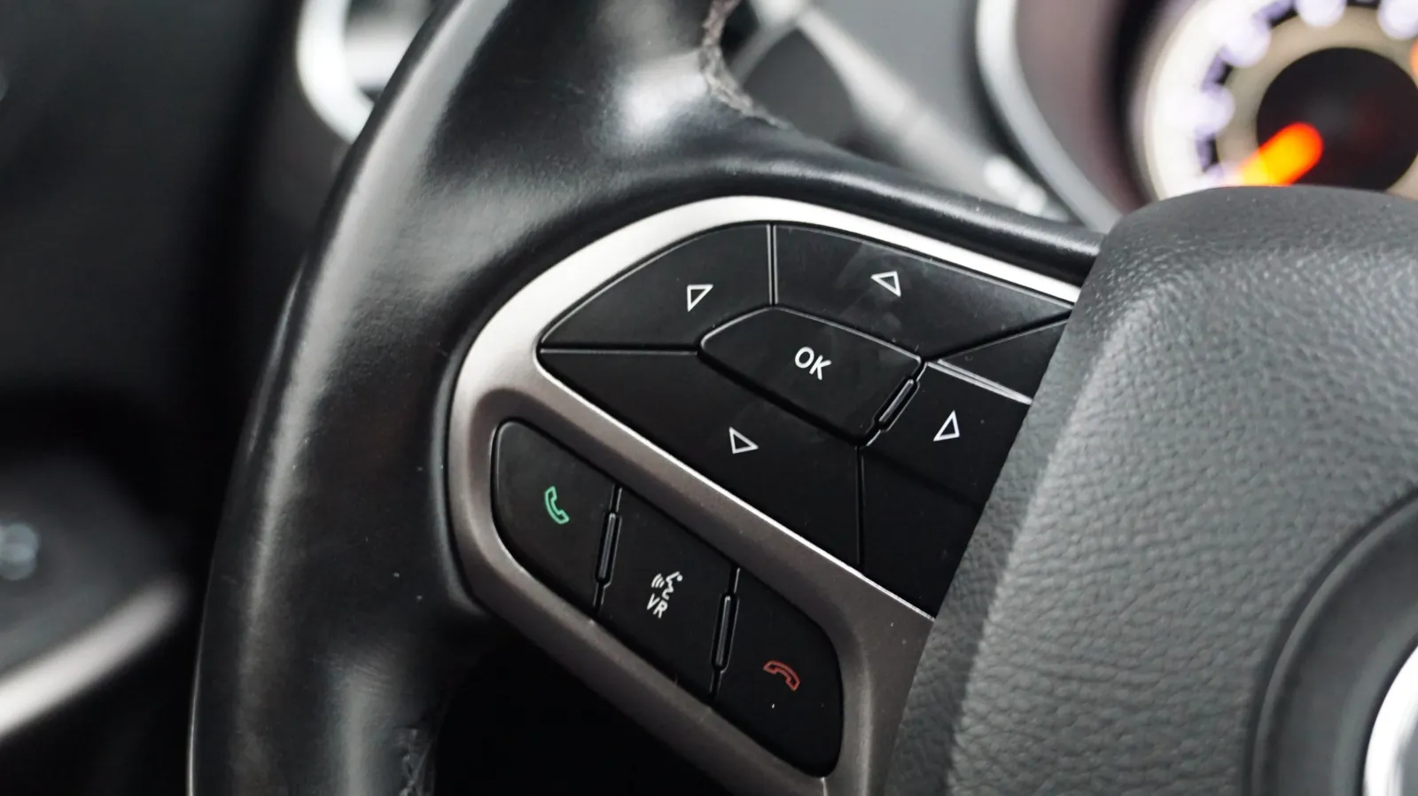 Jeep Cherokee photo 18