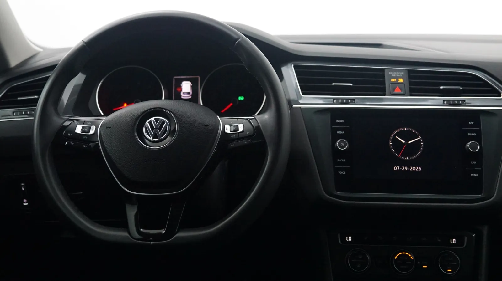 More photos of 2020 Volkswagen Tiguan SE at Auto City, CA