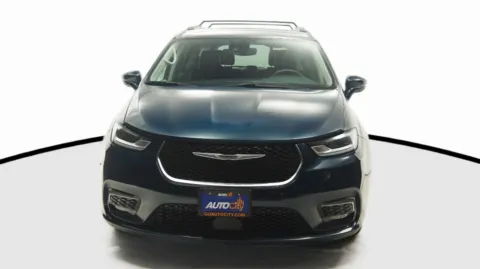 Another view of 2022 Chrysler Pacifica Touring L for sale in El Cajon, CA at Auto City
