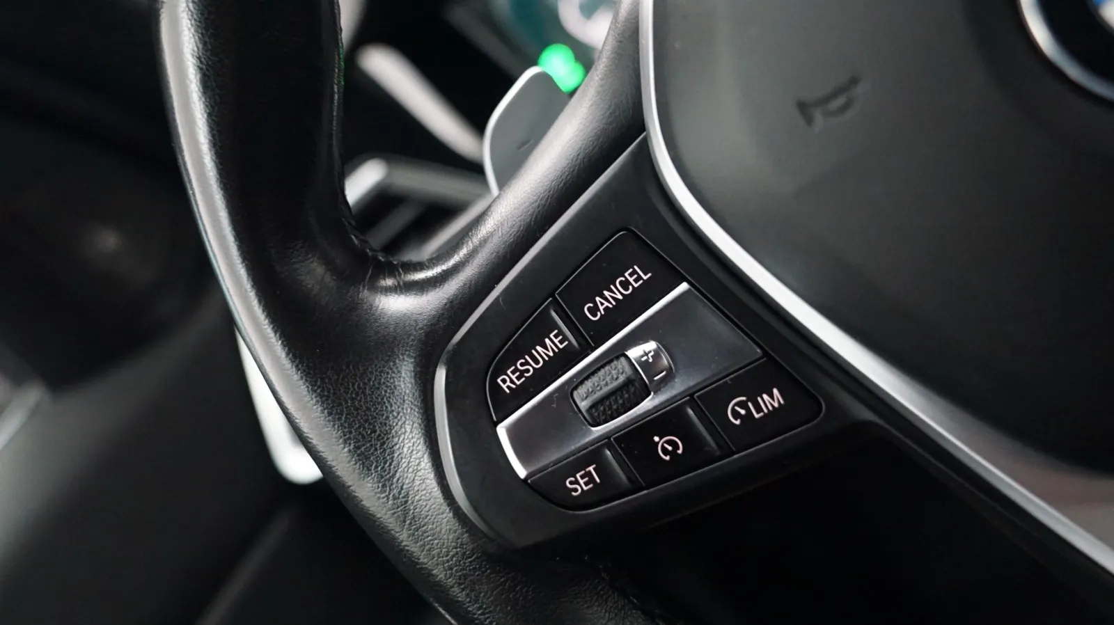 BMW 3 Series photo 25