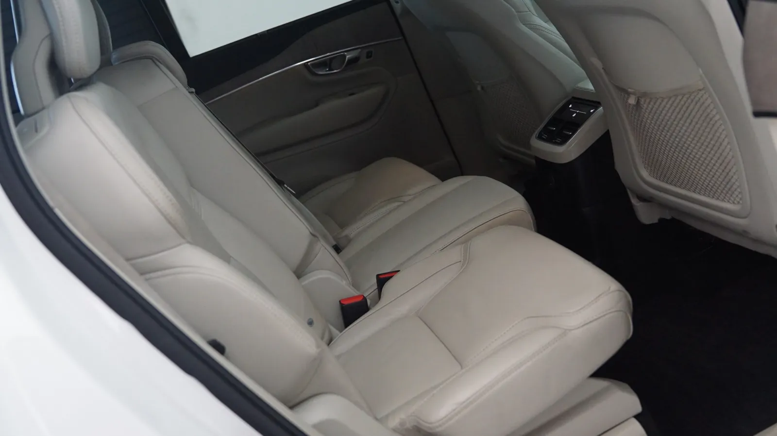 Volvo XC90 photo 11