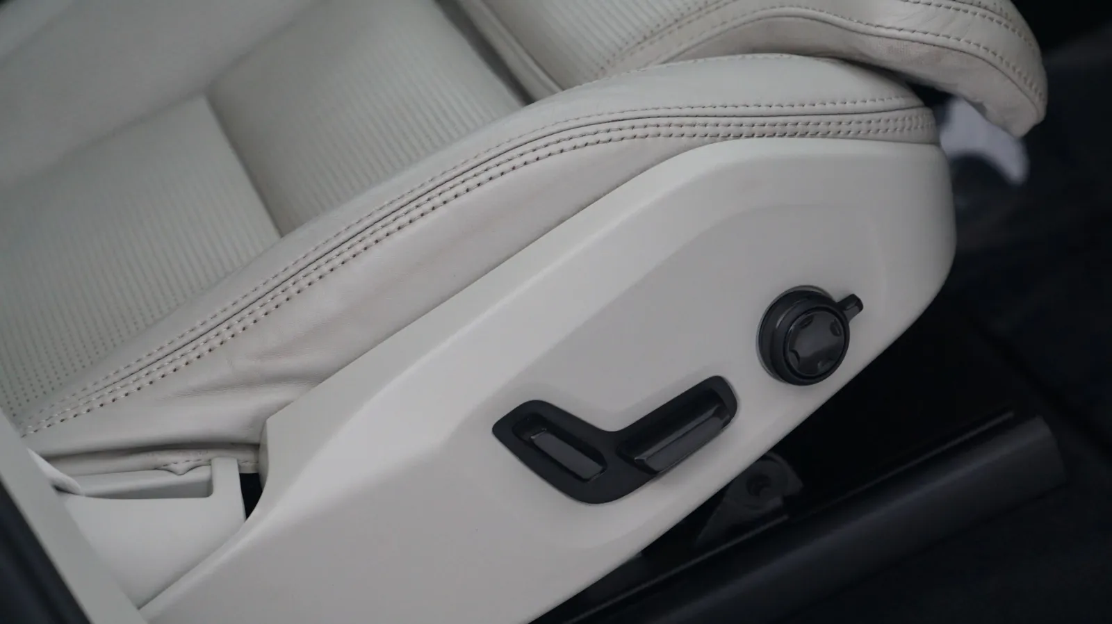 Volvo XC90 photo 15