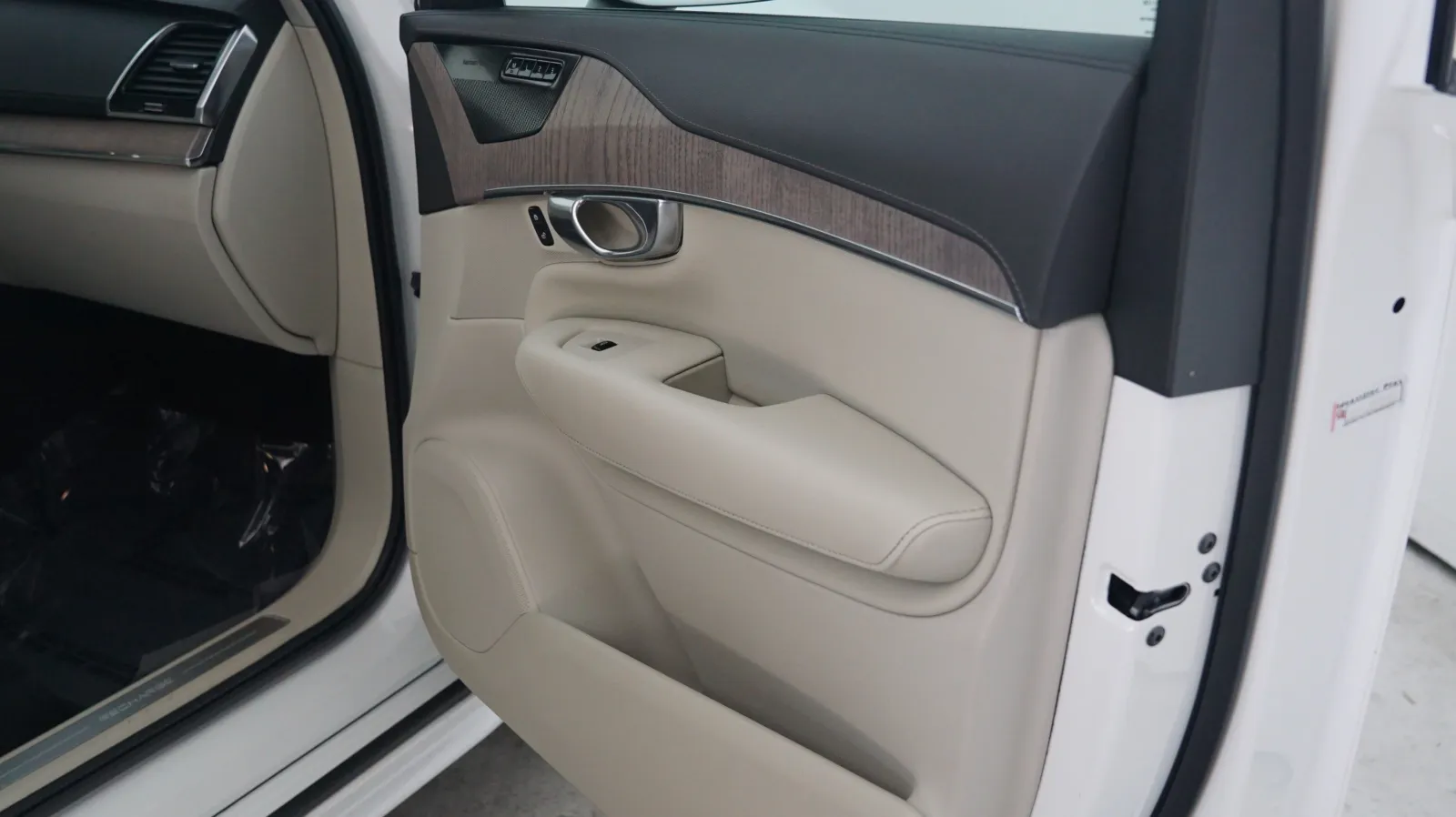 Volvo XC90 photo 16