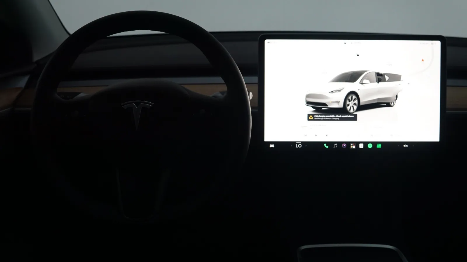 More photos of 2024 Tesla Model Y Long Range at Auto City, CA