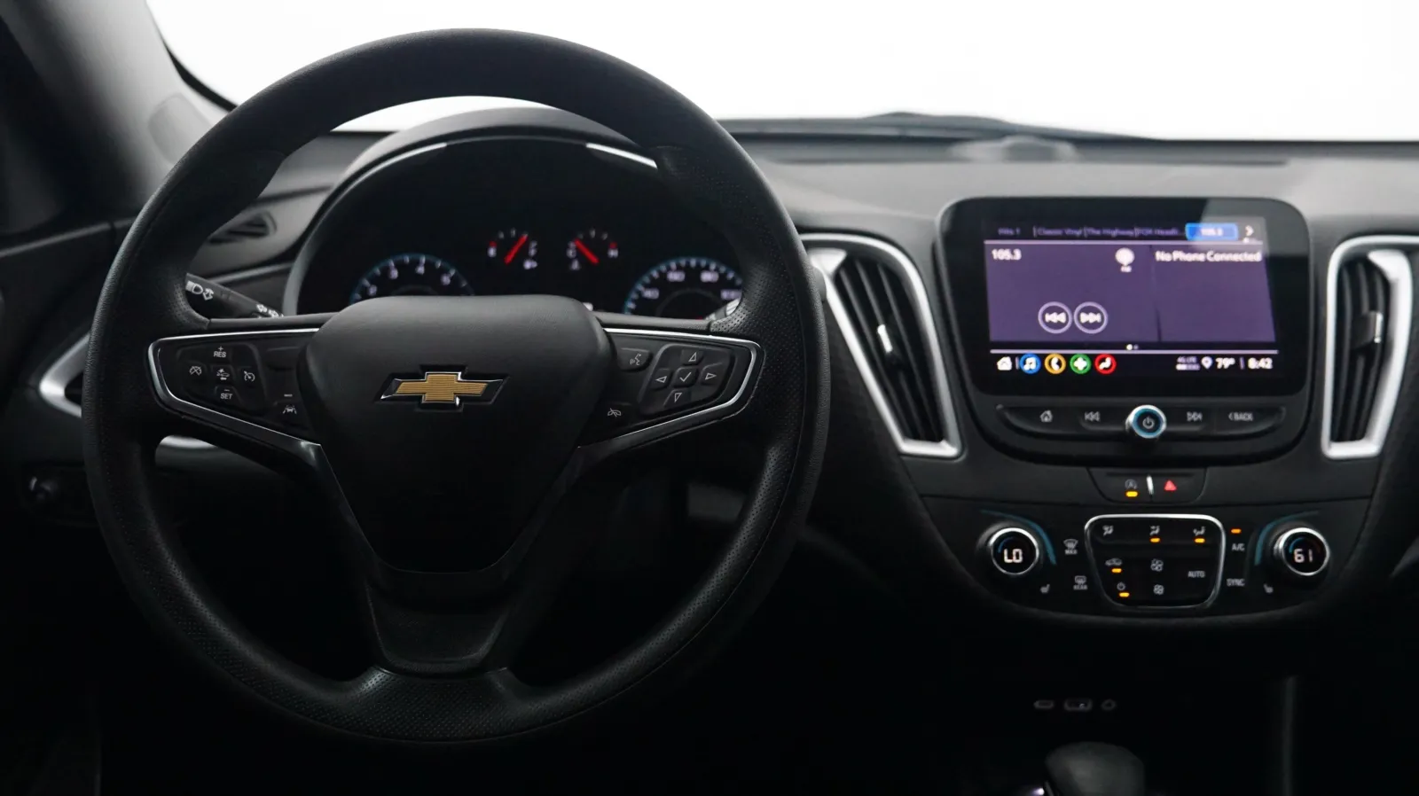 More photos of 2023 Chevrolet Malibu LT at Auto City, CA