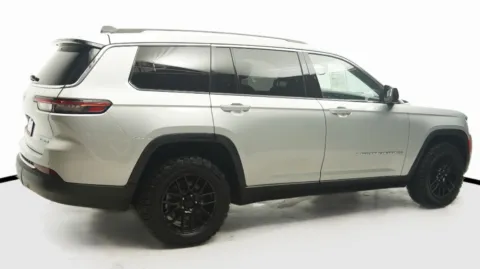 More photos of 2021 Jeep Grand Cherokee L Laredo at Auto City, CA