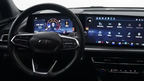 More photos of 2024 Chevrolet Traverse FWD LT at Auto City, CA