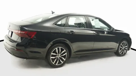 More photos of 2025 Volkswagen Jetta SE at Auto City, CA