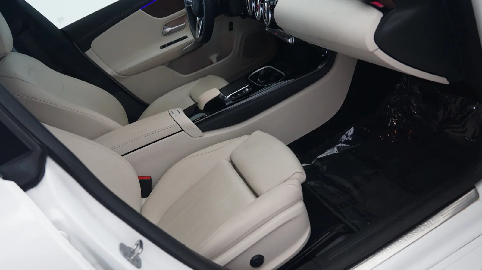 Mercedes-Benz CLA photo 6