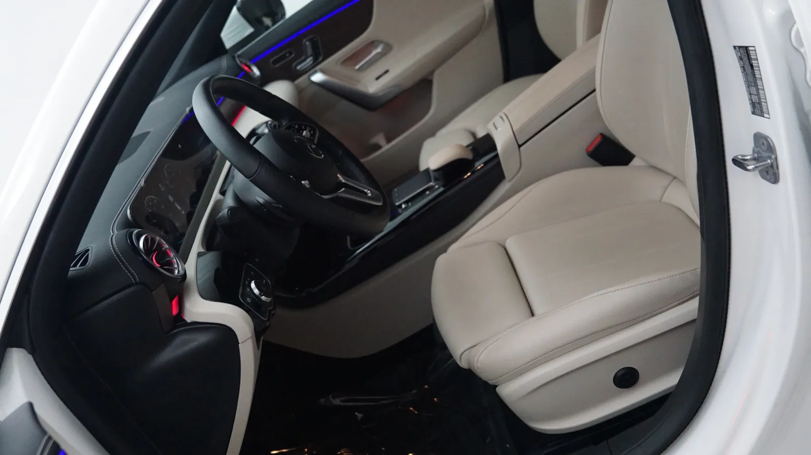Mercedes-Benz CLA photo 7