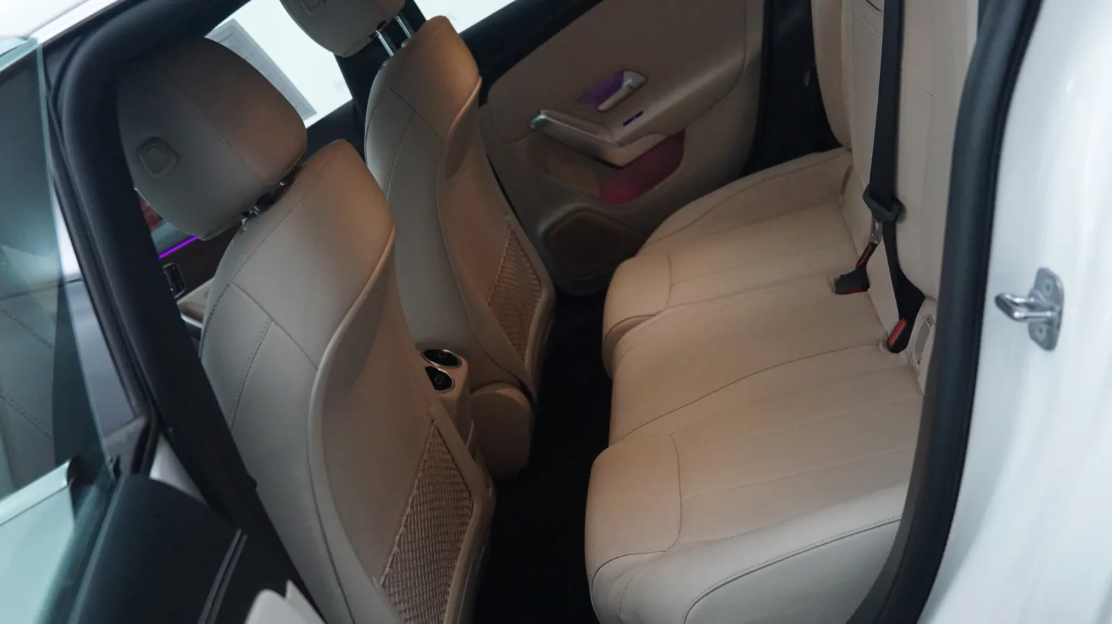 Mercedes-Benz CLA photo 12
