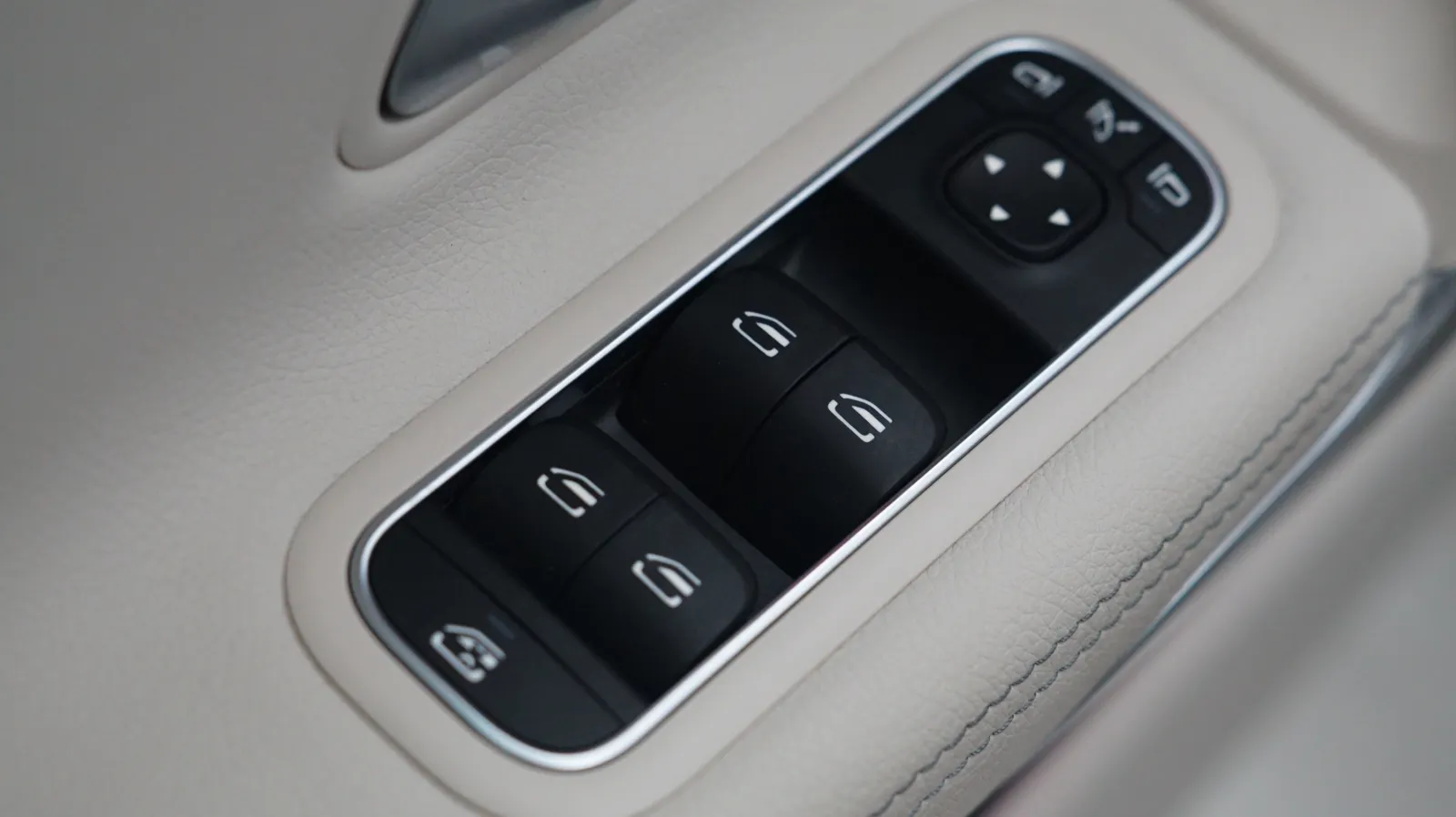 Mercedes-Benz CLA photo 15