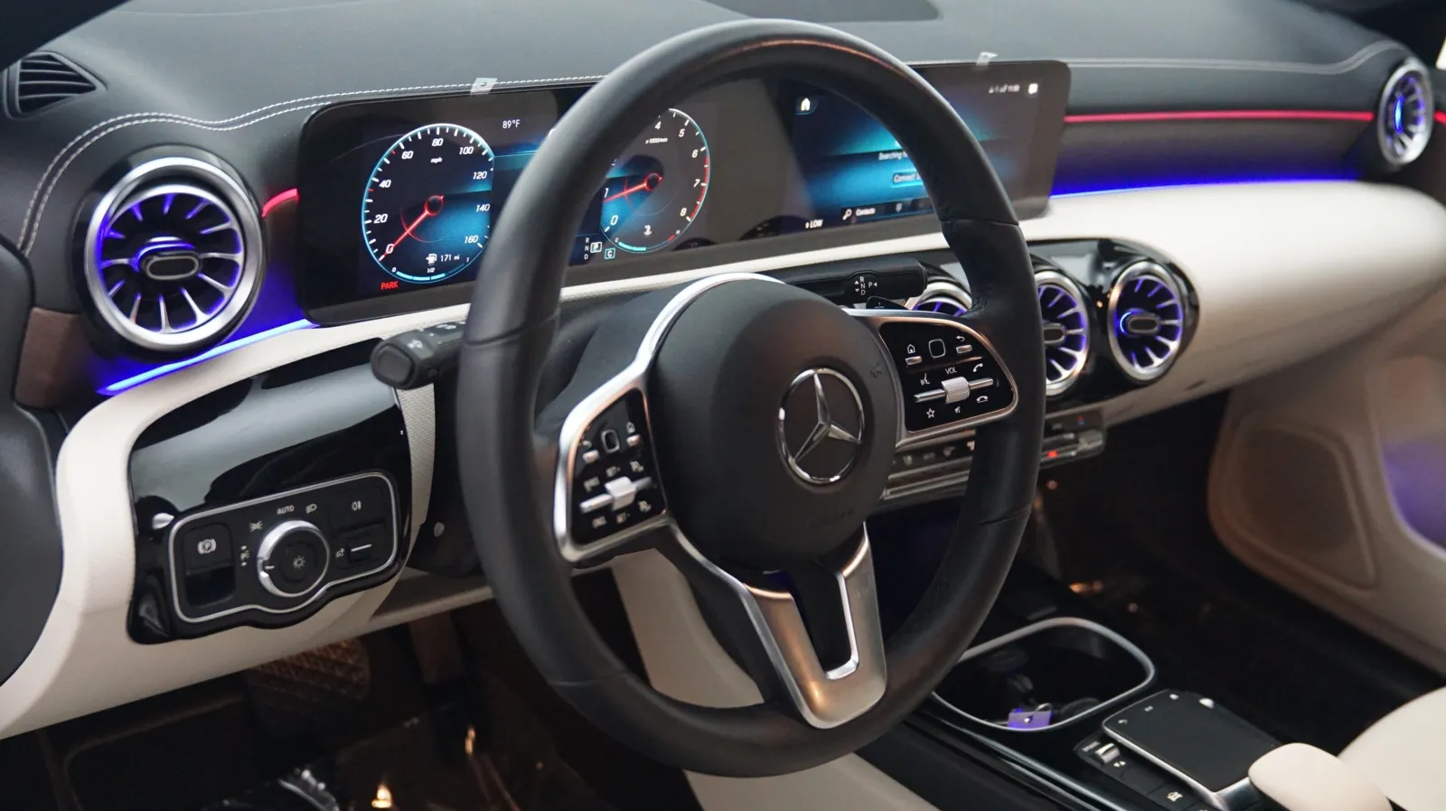 Mercedes-Benz CLA photo 16