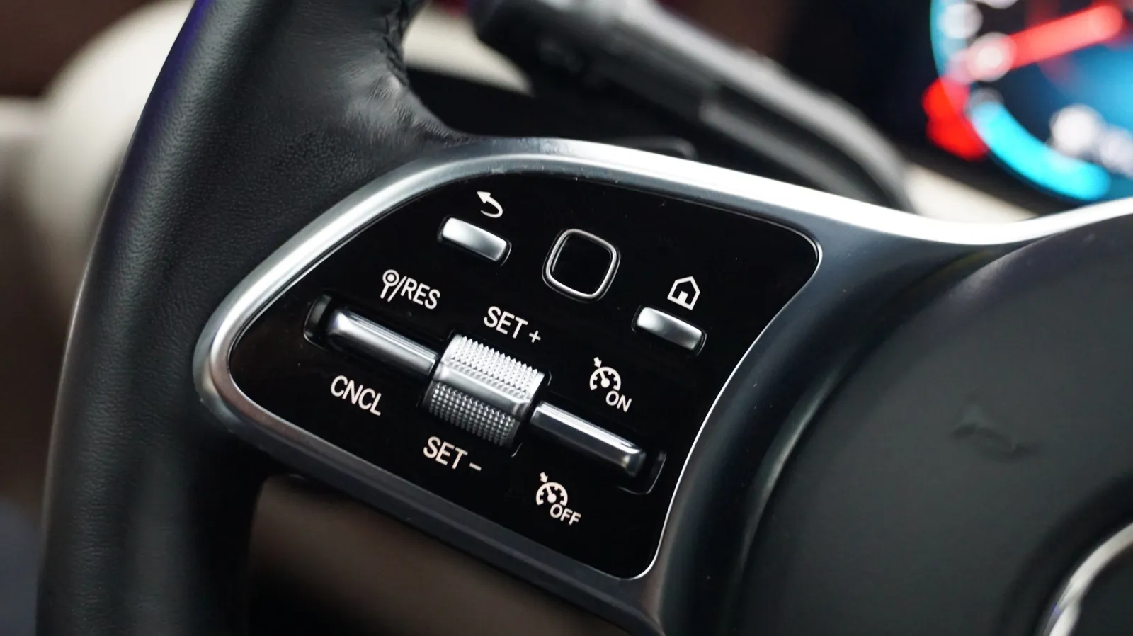 Mercedes-Benz CLA photo 18