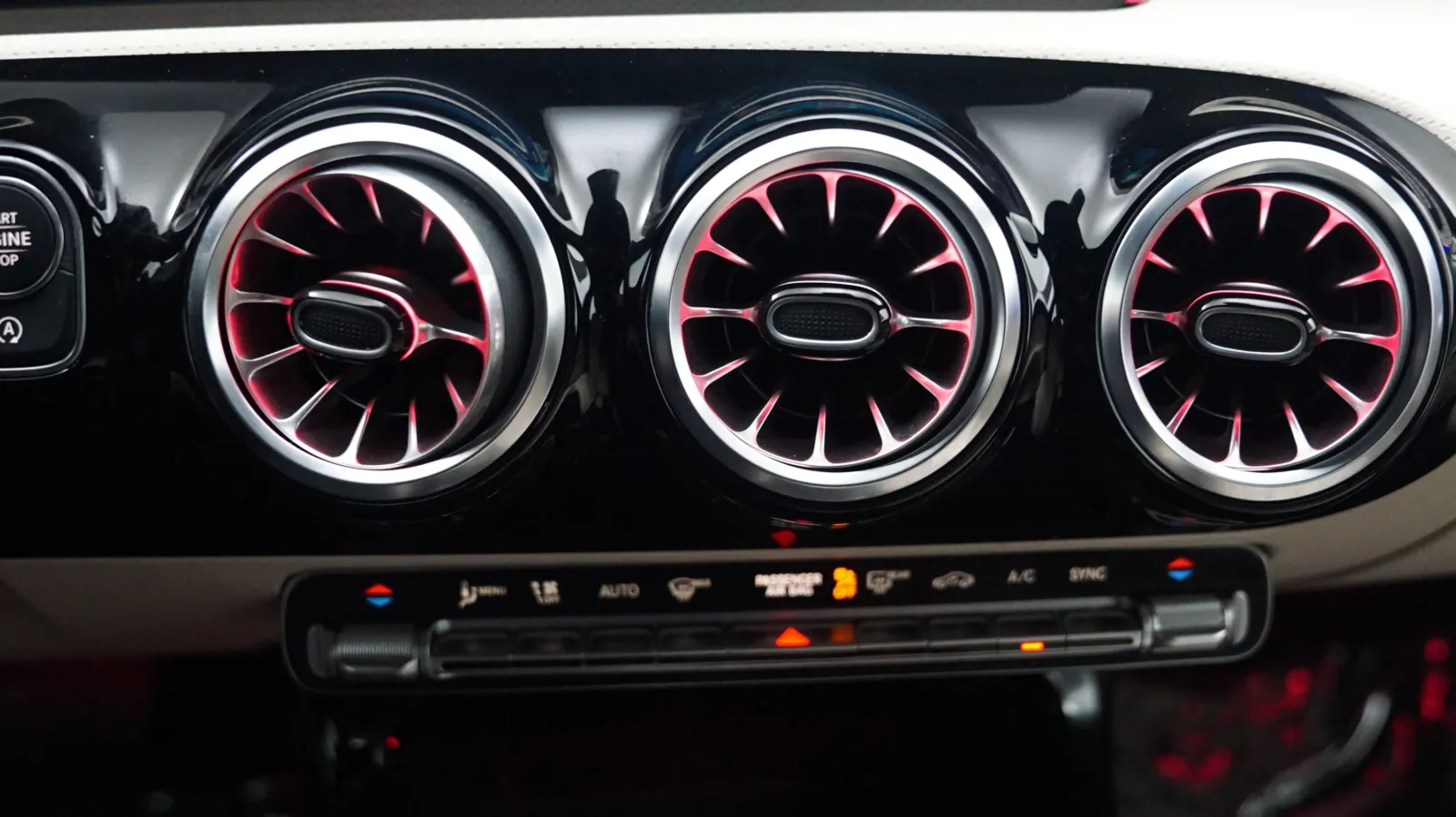 Mercedes-Benz CLA photo 21