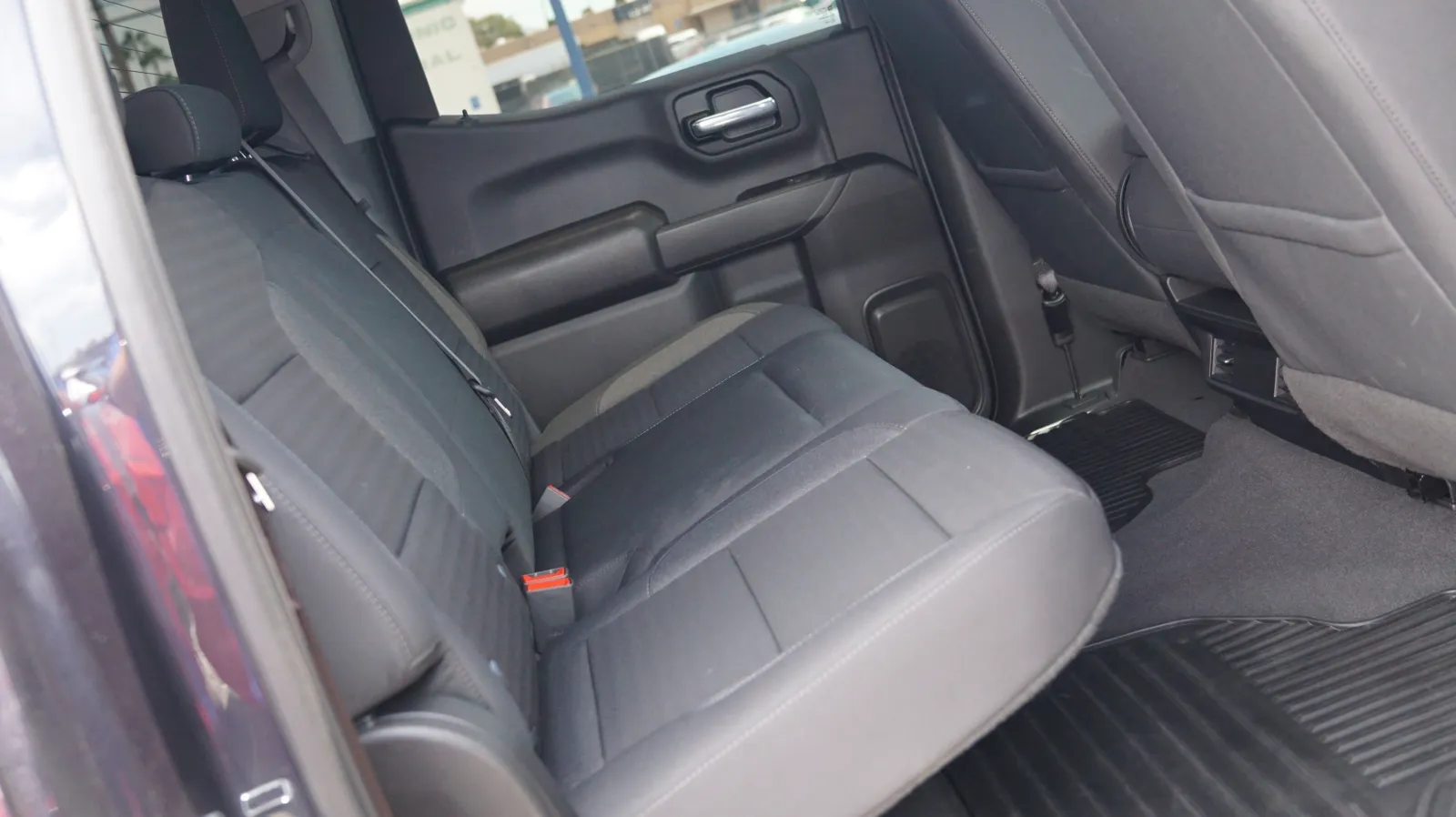 Chevrolet Silverado photo 11
