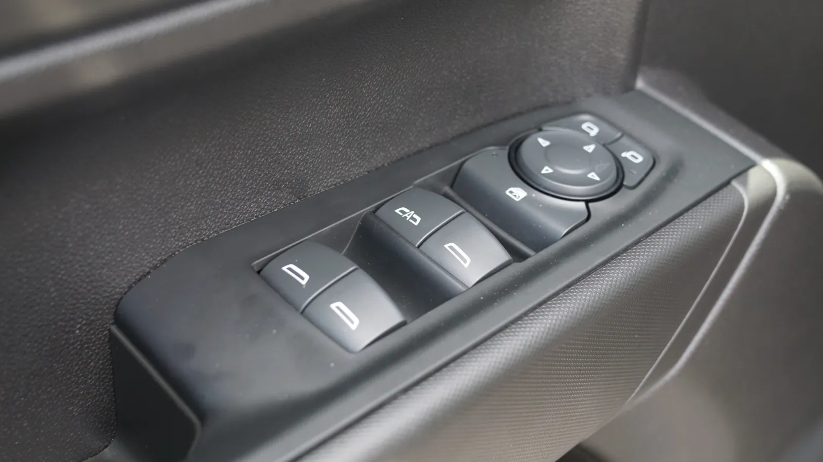 Chevrolet Silverado photo 15