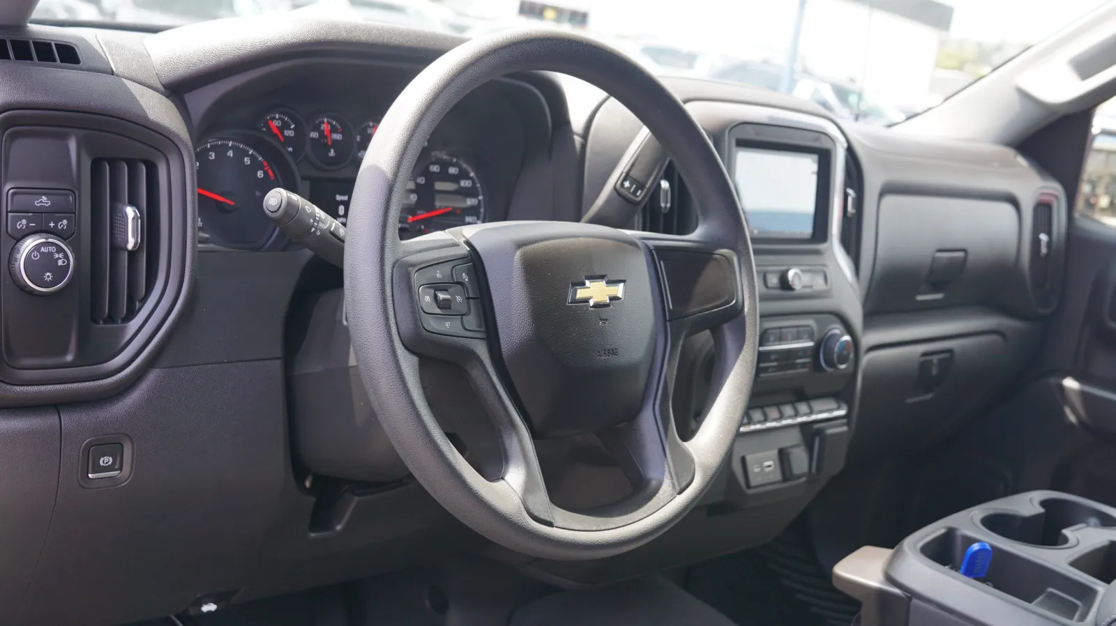 Chevrolet Silverado photo 16