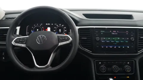 More photos of 2022 Volkswagen Atlas 3.6L V6 SE w/Technology at Auto City, CA