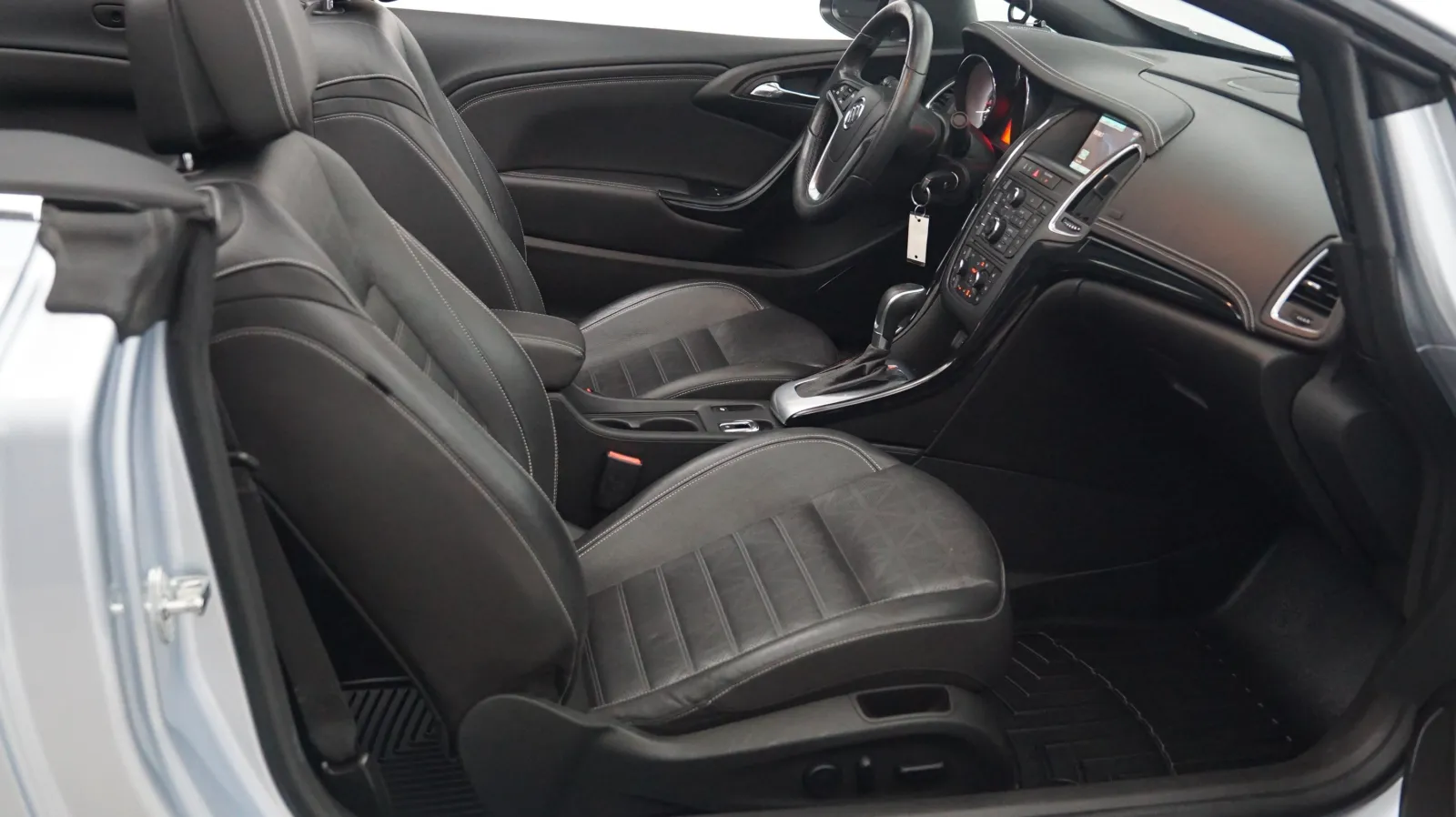 Buick Cascada photo 6