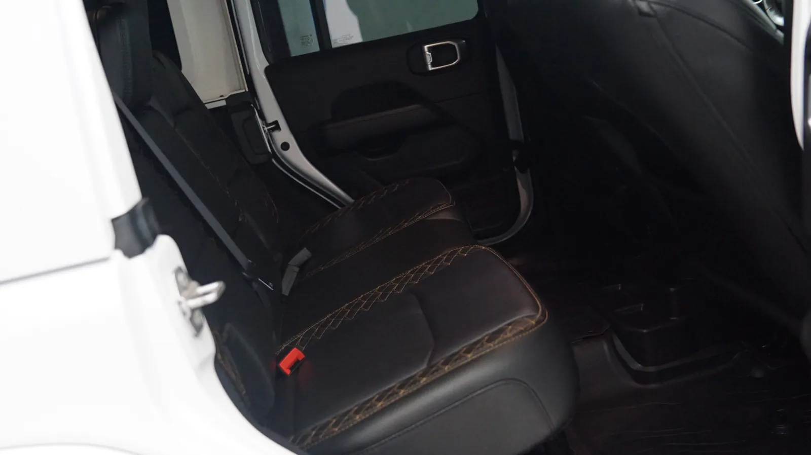 Jeep Wrangler photo 11