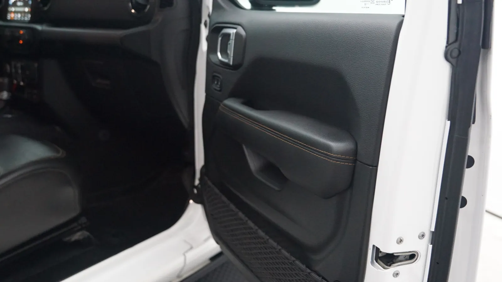 Jeep Wrangler photo 14