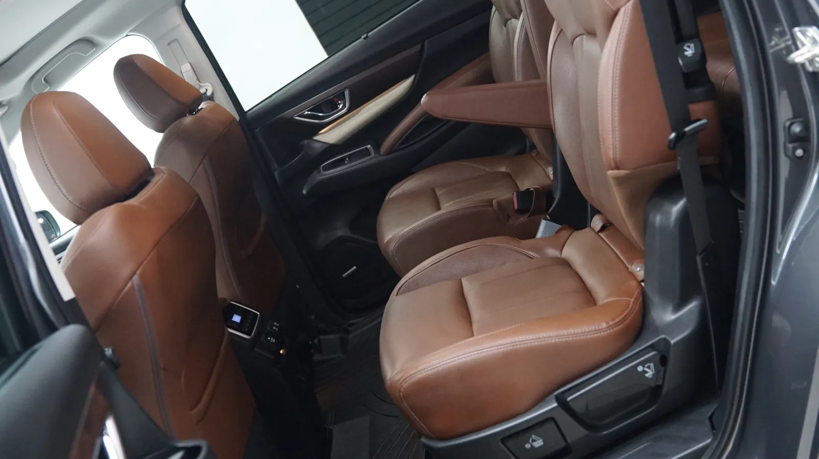 Subaru Ascent photo 9