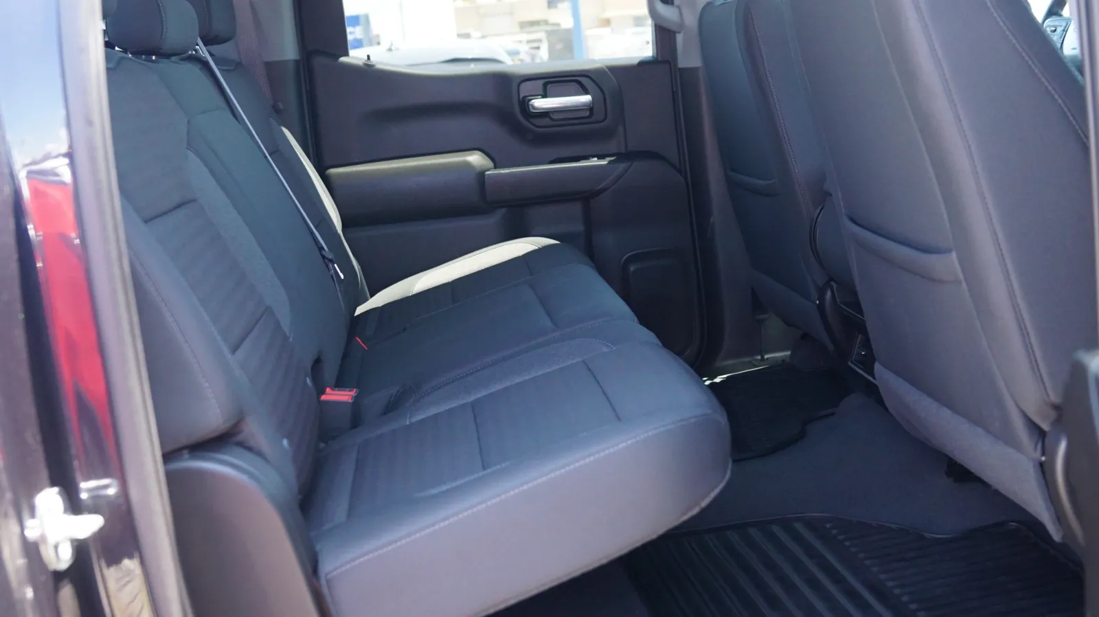 Chevrolet Silverado photo 11