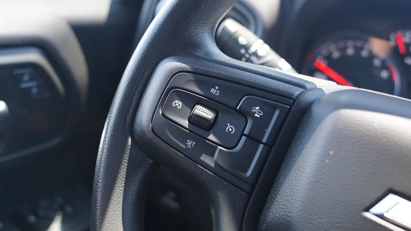 Chevrolet Silverado photo 18