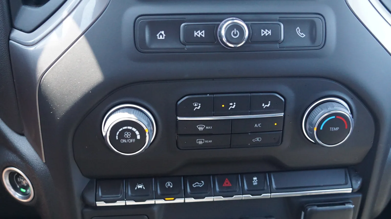 Chevrolet Silverado photo 20