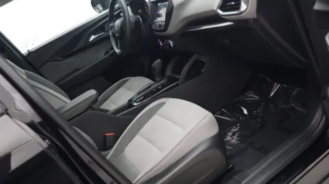 More photos of 2021 Chevrolet TrailBlazer LT at Auto City, CA
