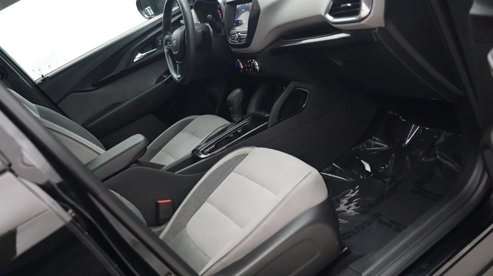 More photos of 2021 Chevrolet TrailBlazer LT at Auto City, CA