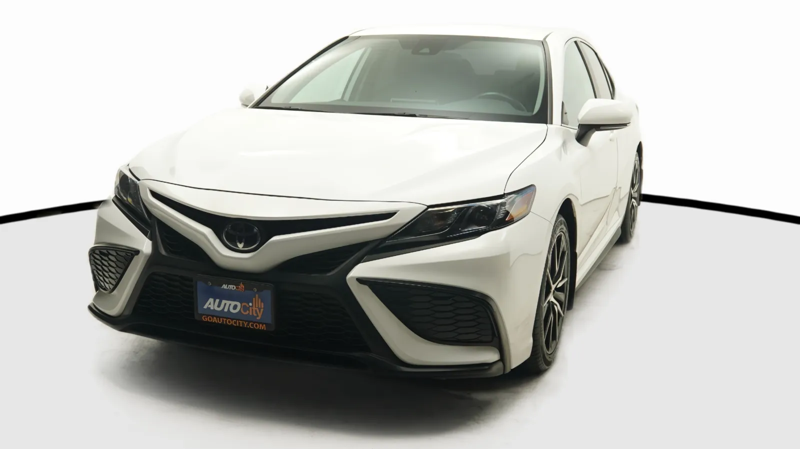 White 2024 Toyota Camry SE for sale in El Cajon, CA
